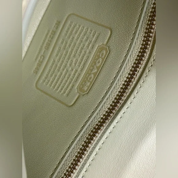 Coach Turnlock Clutch with Quilting Bag - Picture 12 of 15